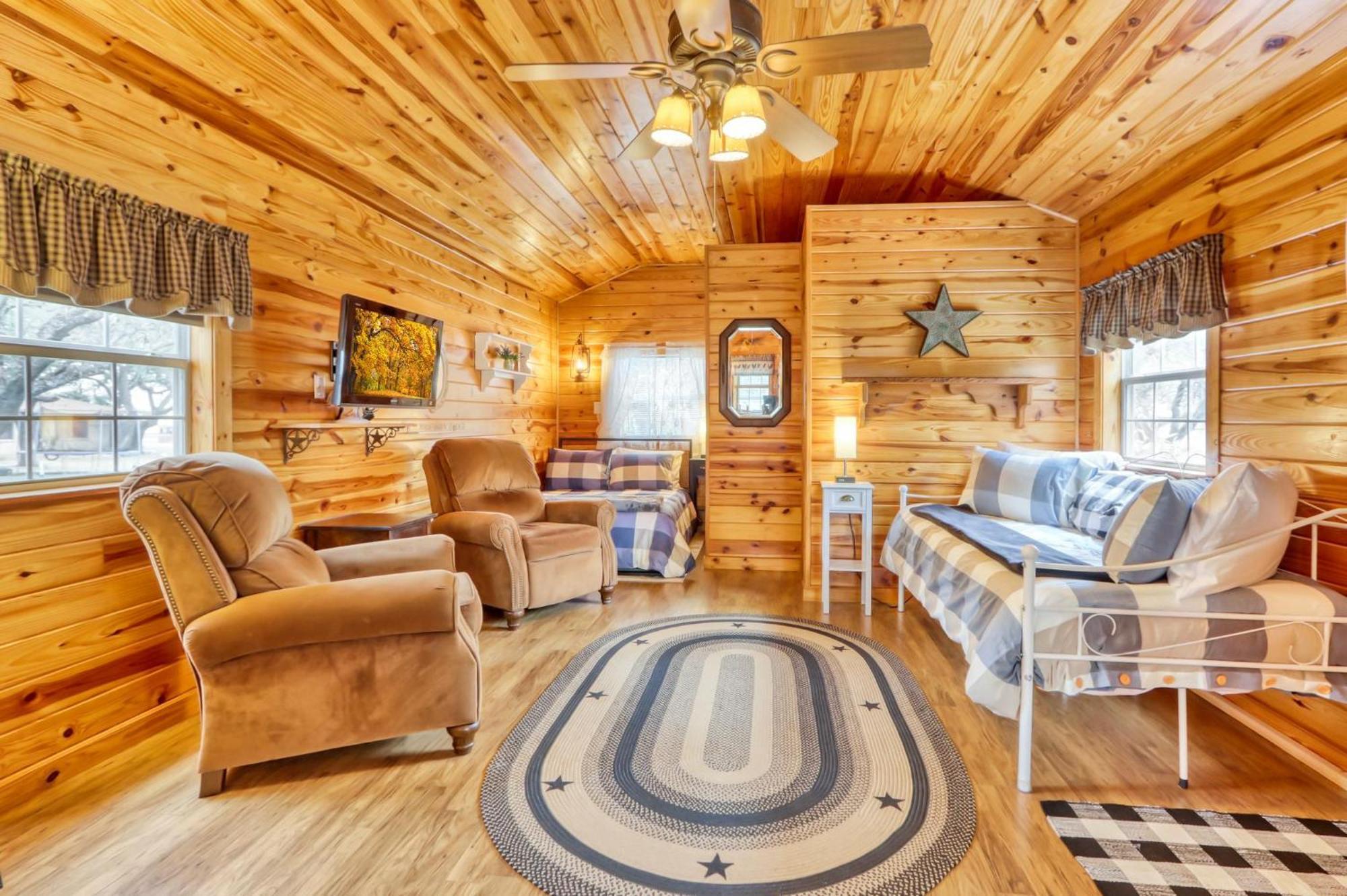 Kara'S Cottage Джонсън Сити Екстериор снимка