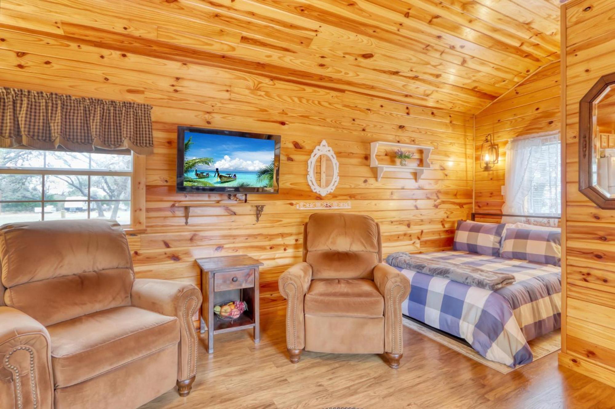 Kara'S Cottage Джонсън Сити Екстериор снимка