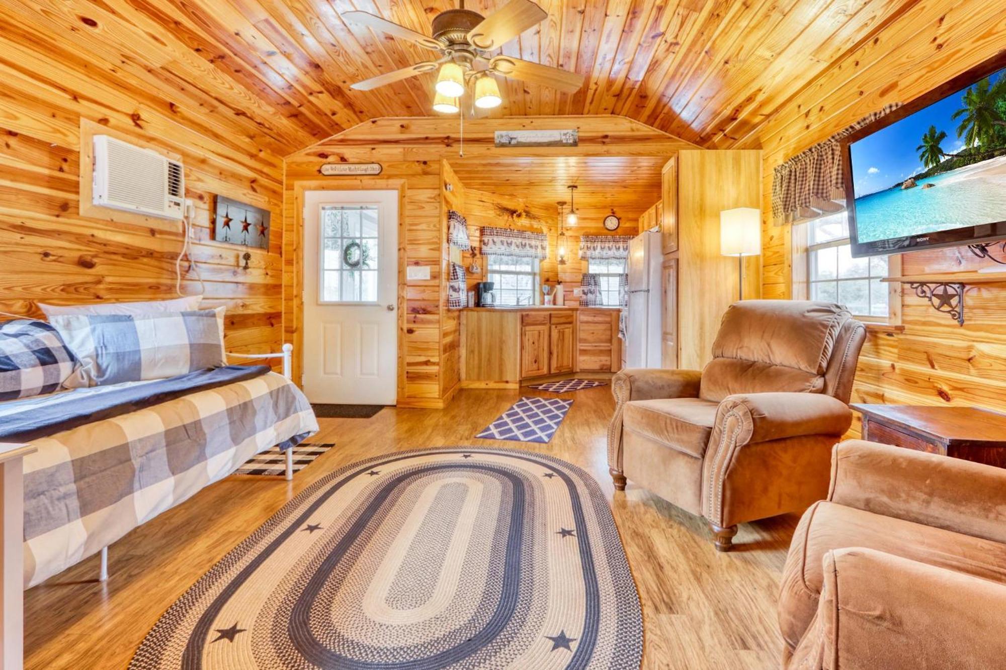 Kara'S Cottage Джонсън Сити Екстериор снимка